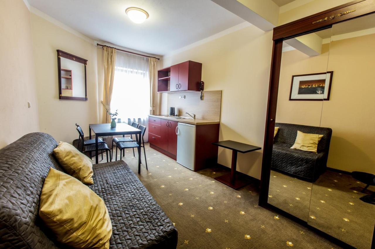Hotel & Apartments U Cerneho Orla Trebic Ngoại thất bức ảnh