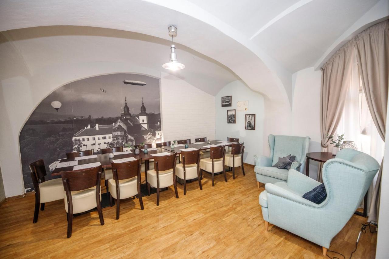 Hotel & Apartments U Cerneho Orla Trebic Ngoại thất bức ảnh