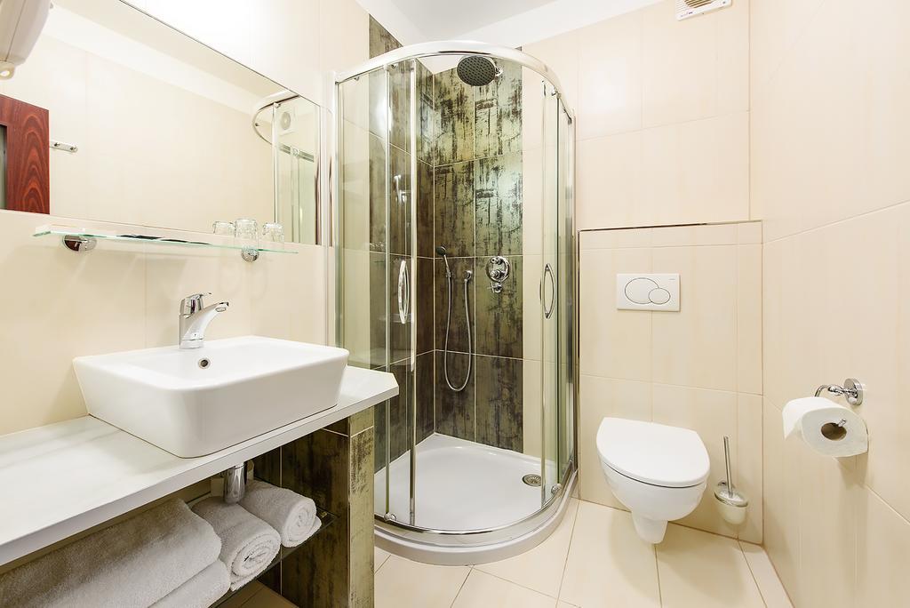 Hotel & Apartments U Cerneho Orla Trebic Ngoại thất bức ảnh